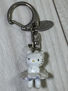 レア USJ限定 キティちゃんマリリンモンロー風 キーホルダー - メルカリ