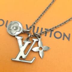 ルイヴィトン LVイニシャル フラワーモチーフ ネックレス メンズ