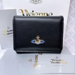 ショッパー付】新品 ヴィヴィアン・ウエストウッド 三折財布 黒 - メルカリ