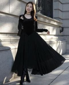 新品未使用】anuans ベロアシフォンドッキングワンピース - メルカリ