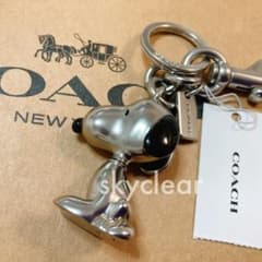 新品❇︎正規品 COACH 2025 コラボ スヌーピー チャーム キーリング