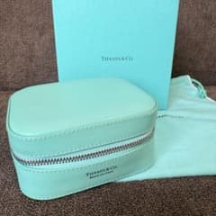 Tiffany ティファニー】廃盤 レア アクセサリーケース レザー - メルカリ