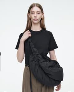 COS キャノピー オーバーサイズ クロスボディバッグ - メルカリ