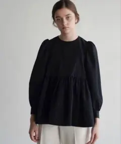 2026年最新】ohga ブラウスの人気アイテム - メルカリ