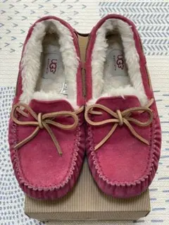 2026年最新】UGG カラー：レッド系 モカシンの人気アイテム - メルカリ