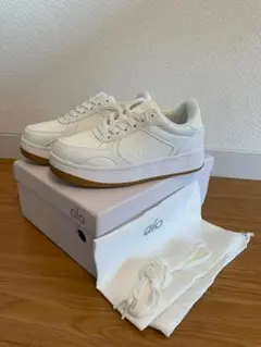 2026年最新】ALO Yoga カラー：ホワイト系 スニーカーの人気アイテム