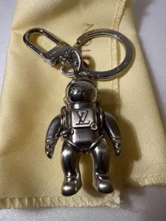 2026年最新】ルイヴィトン キーホルダー 宇宙飛行士の人気アイテム