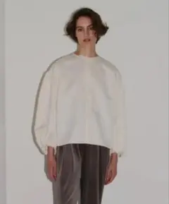 2026年最新】ohga ブラウスの人気アイテム - メルカリ