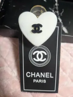 2026年最新】シャネルノベルティヘアクリップの人気アイテム - メルカリ