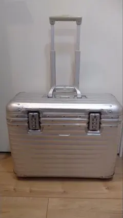 2026年最新】リモワ パイロットの人気アイテム - メルカリ