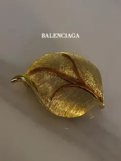 2026年最新】BALENCIAGA ブローチ・コサージュの人気アイテム - メルカリ