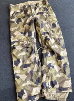 2026年最新】BURTON 迷彩の人気アイテム - メルカリ