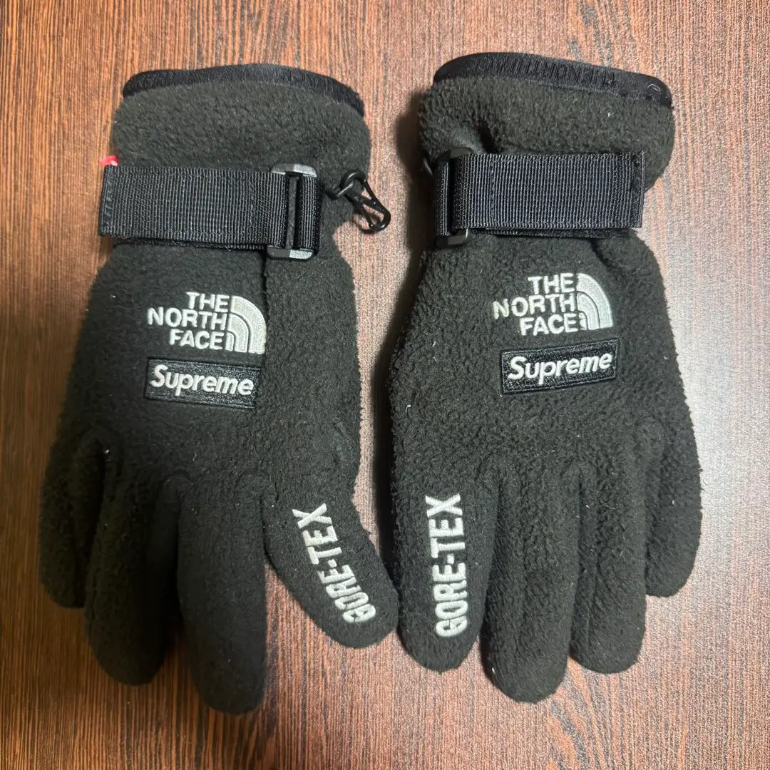 2026年最新】north face supreme 手袋の人気アイテム - メルカリ