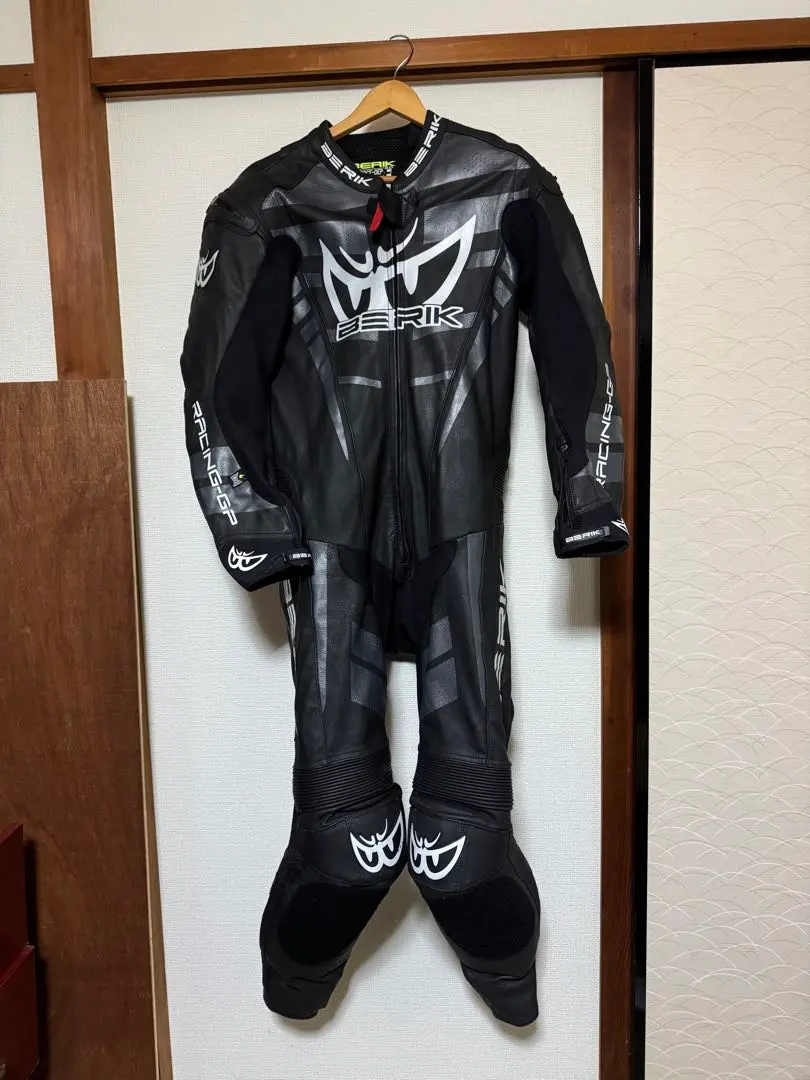 2026年最新】ベリック レーシングスーツ 52の人気アイテム - メルカリ