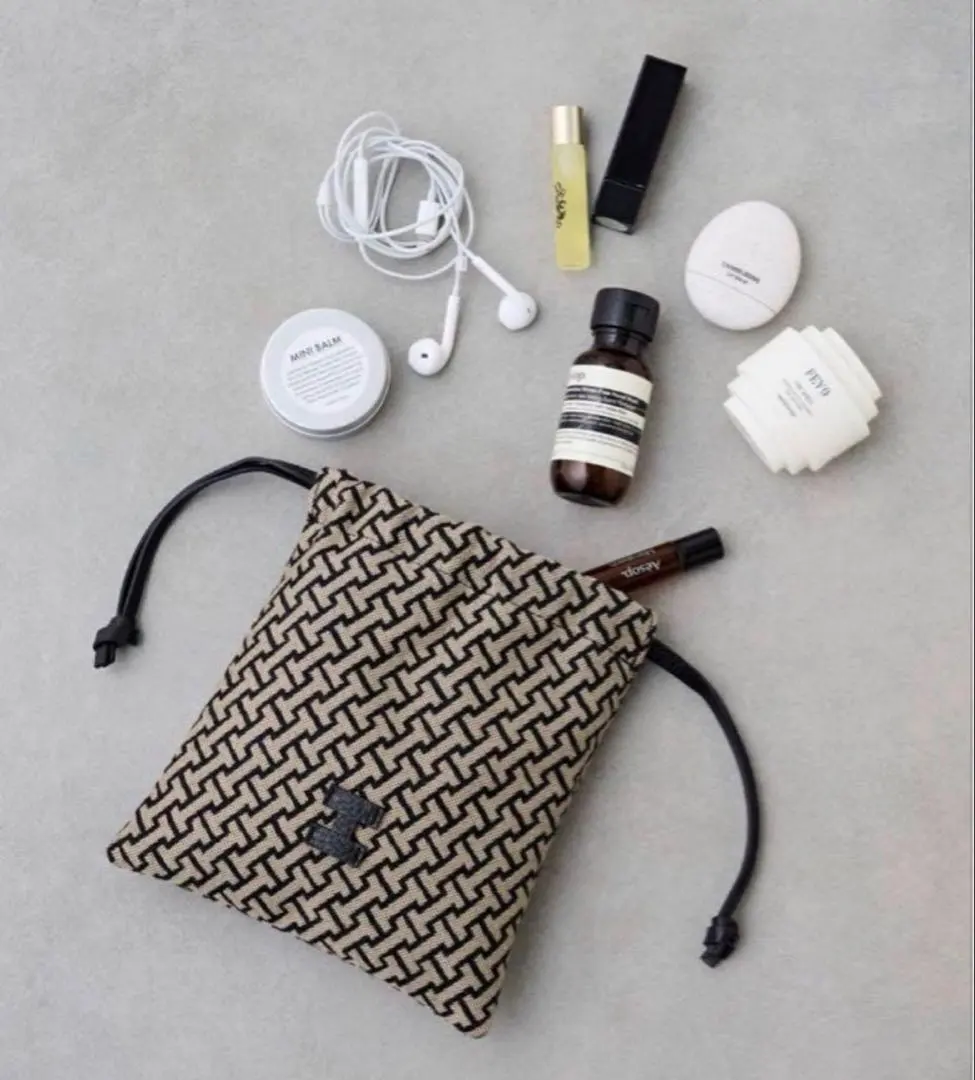 2026年最新】IACUCCI ポーチの人気アイテム - メルカリ