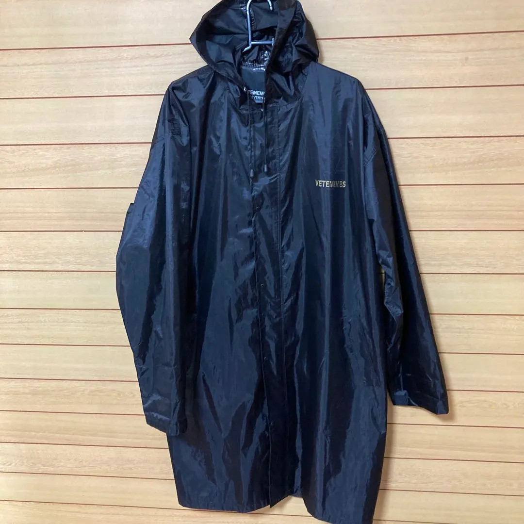 2026年最新】vetements レインコートの人気アイテム - メルカリ