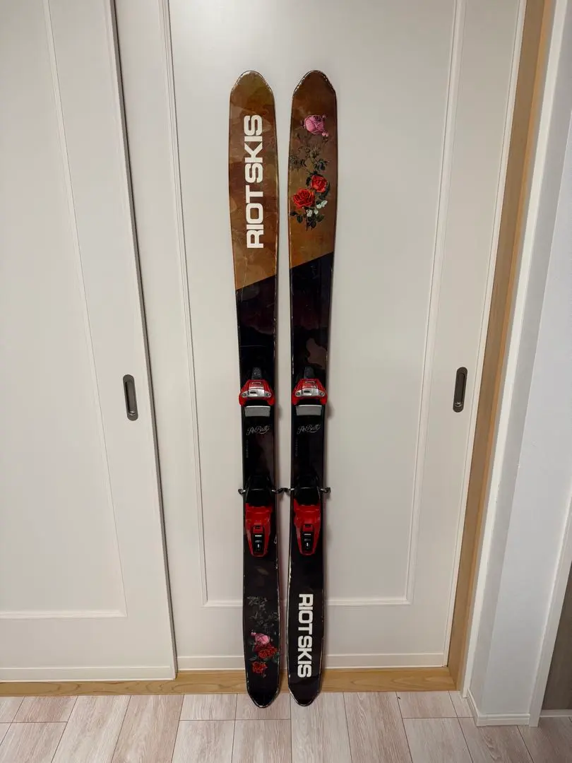 2026年最新】RIOT SKISの人気アイテム - メルカリ