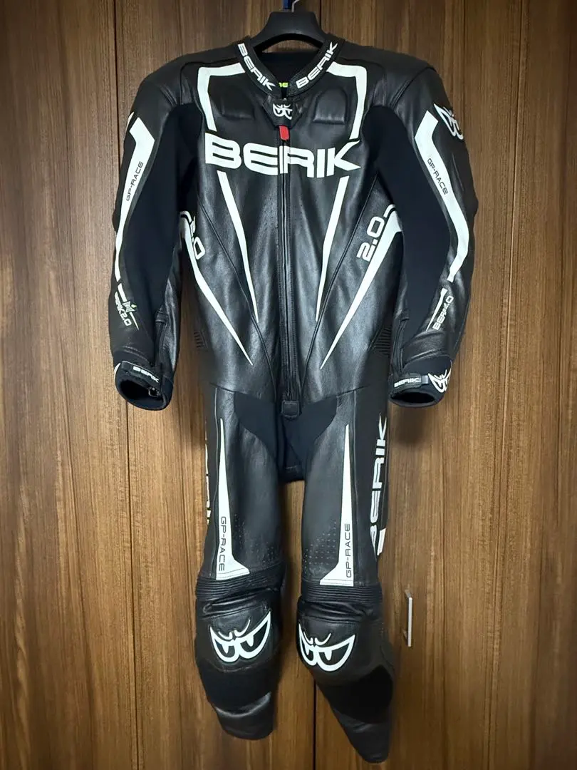 2026年最新】berik レーシングスーツ 54の人気アイテム - メルカリ