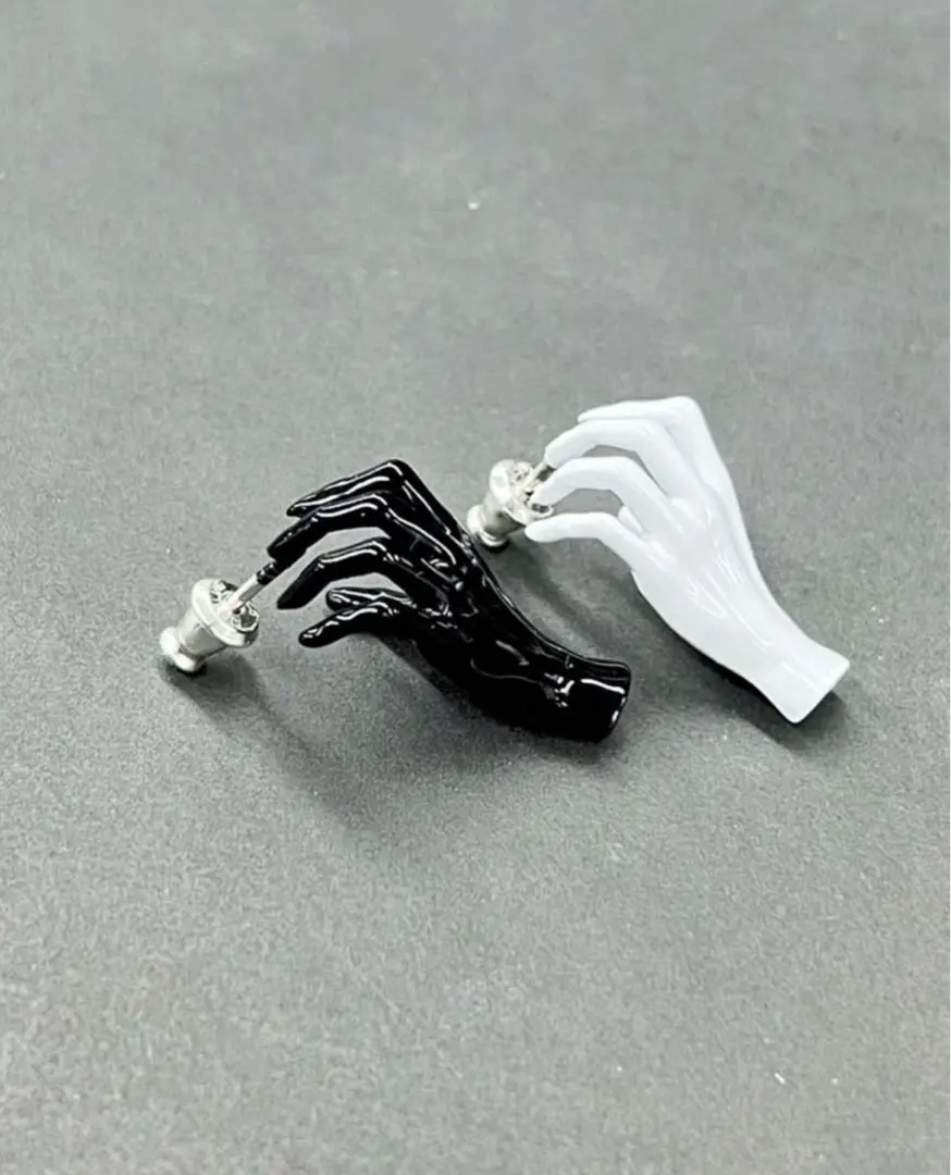 2026年最新】hazama ピアスの人気アイテム - メルカリ