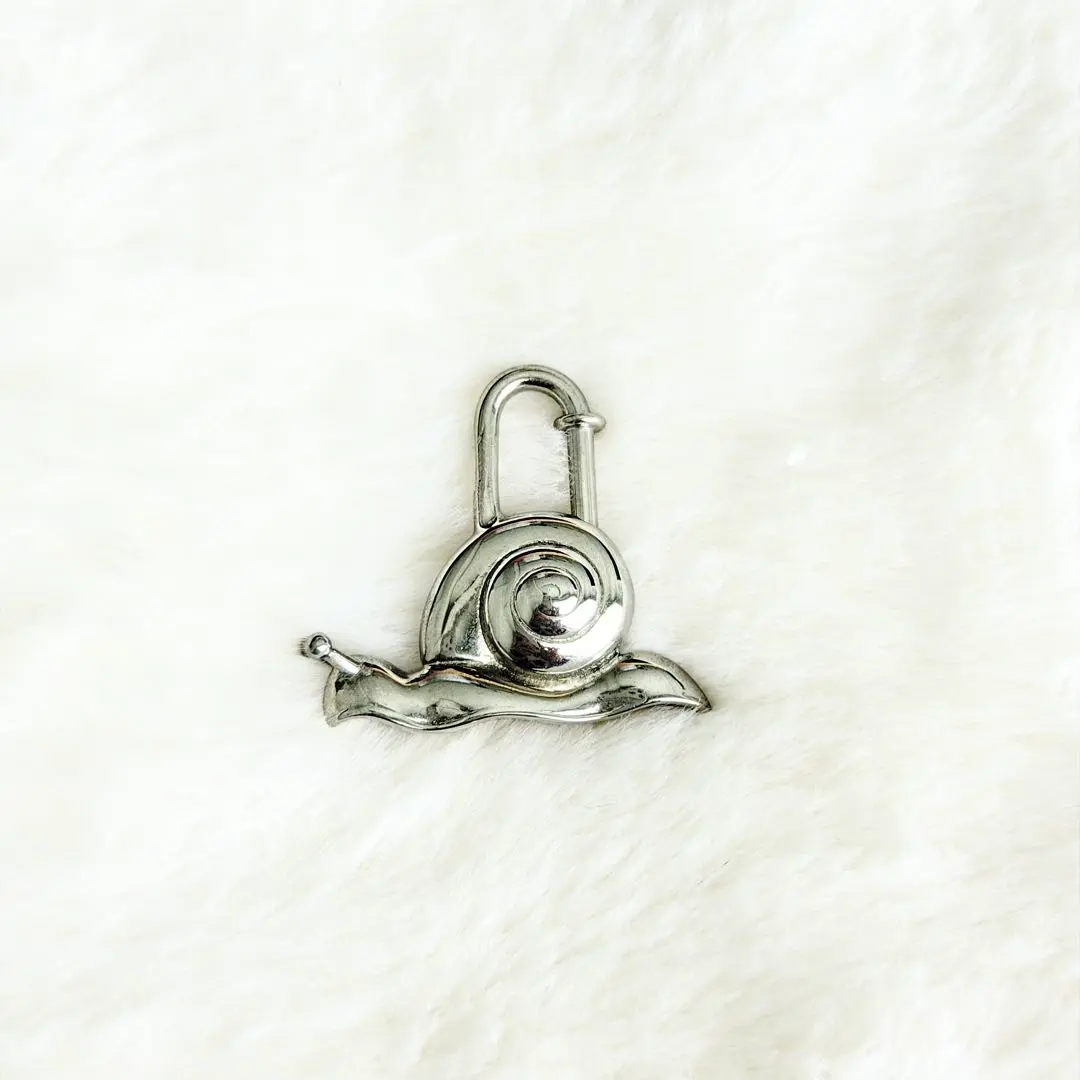 2026年最新】エルメス カデナ カタツムリの人気アイテム - メルカリ