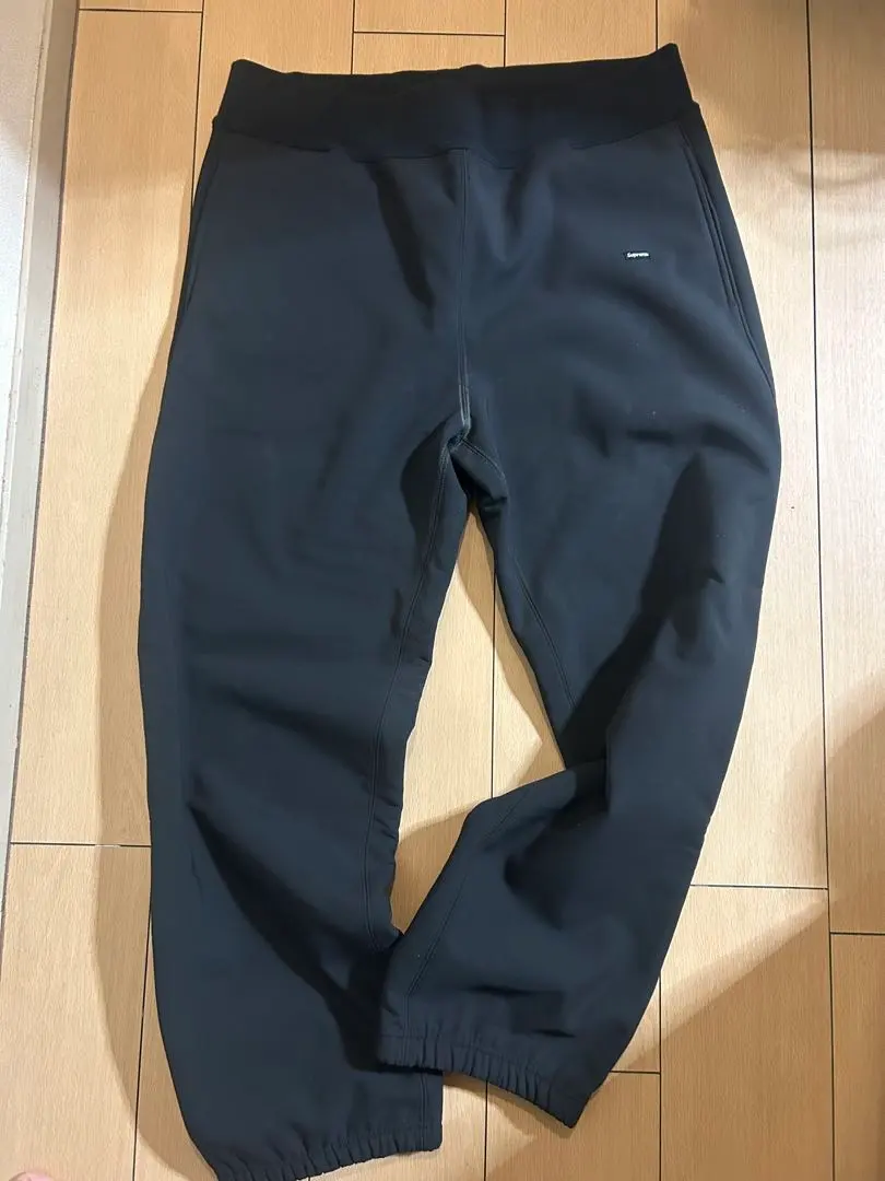 2026年最新】Supreme WINDSTOPPER Sweatpantの人気アイテム - メルカリ
