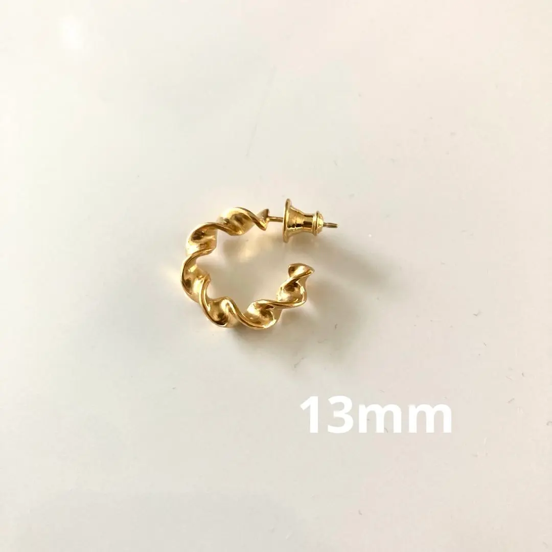 2026年最新】ビルウォールレザー ピアスの人気アイテム - メルカリ