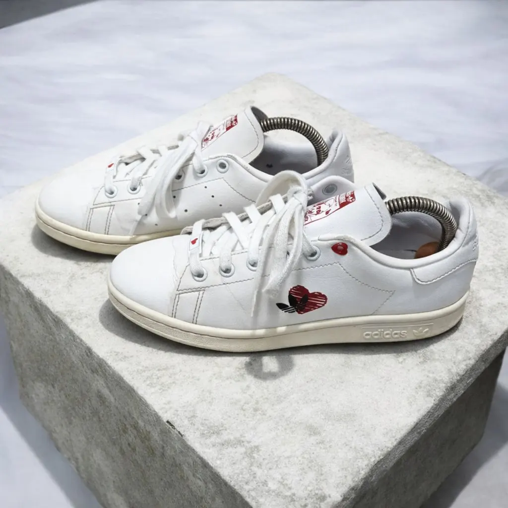 2026年最新】バレンタイン スタンスミスの人気アイテム - メルカリ