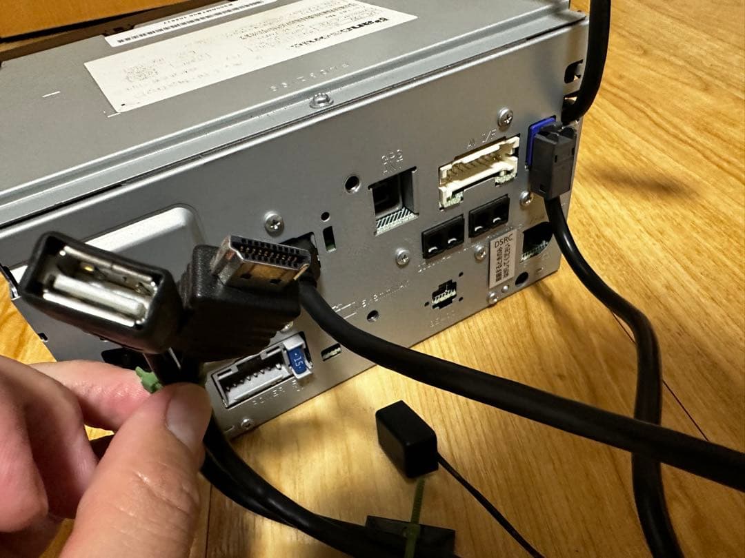 パナソニックナビCN-R300D カーナビ フルセグBluetooth HDMI