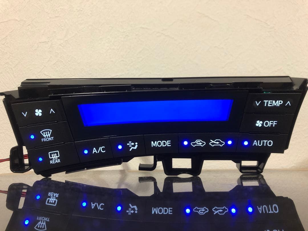 ZVW30プリウス 前期 エアコンパネル LED打ち替え済み エアコンスイッチ