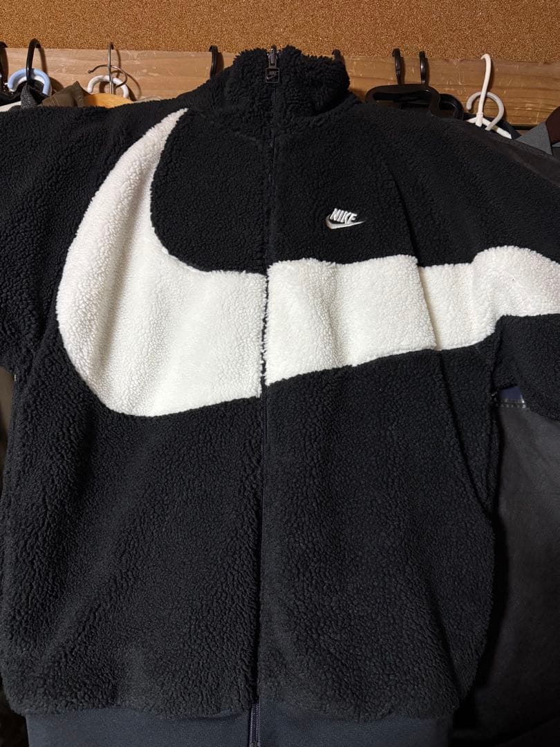 ナイキ フルジップ リバーシブル ボア ジャケット NIKE（ナイキ）の「NIKE / フルジップ リバーシブル ボア ジャケット
