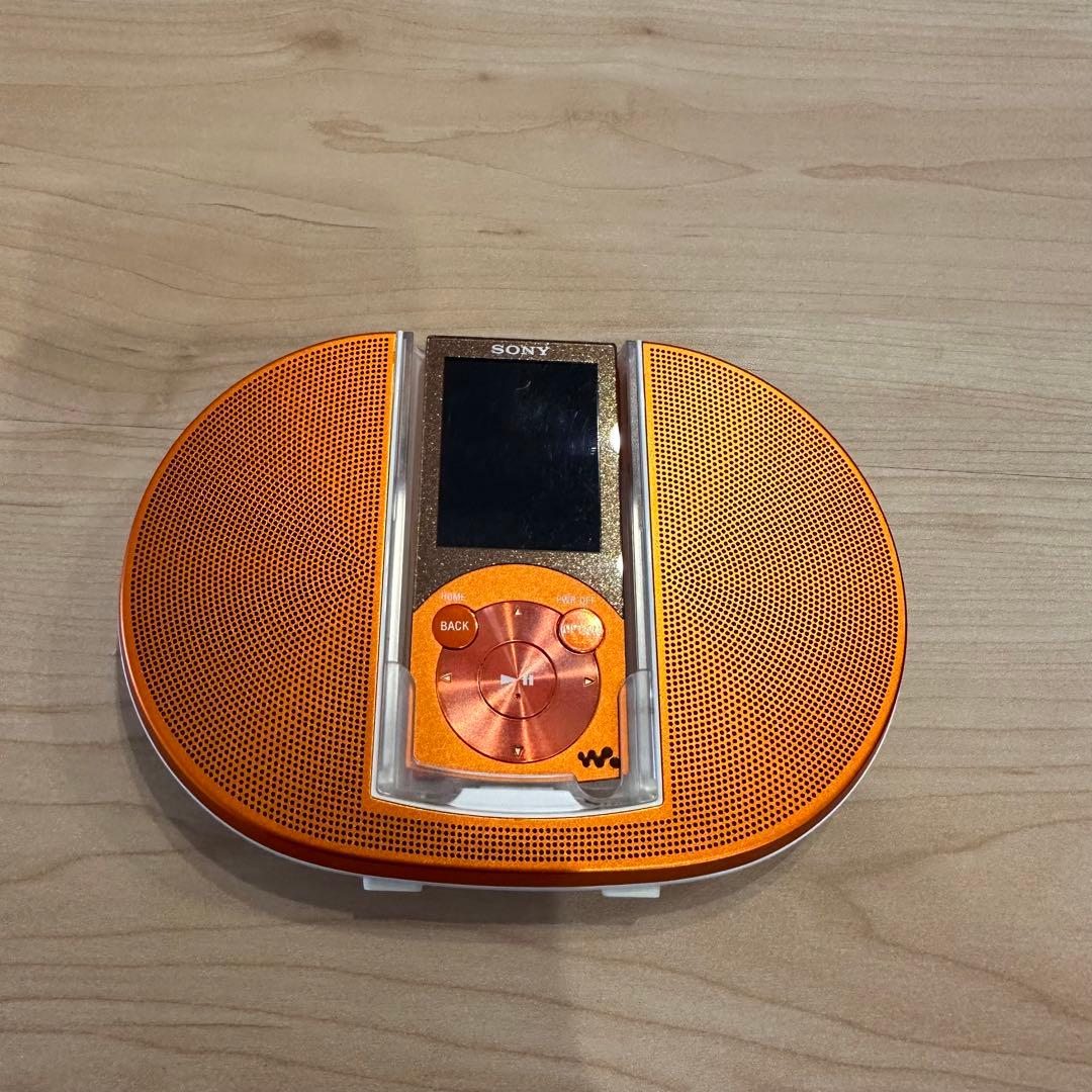 ソニー SONY ウォークマン オレンジ NW 電子機器 音楽 充電器付 - メルカリ