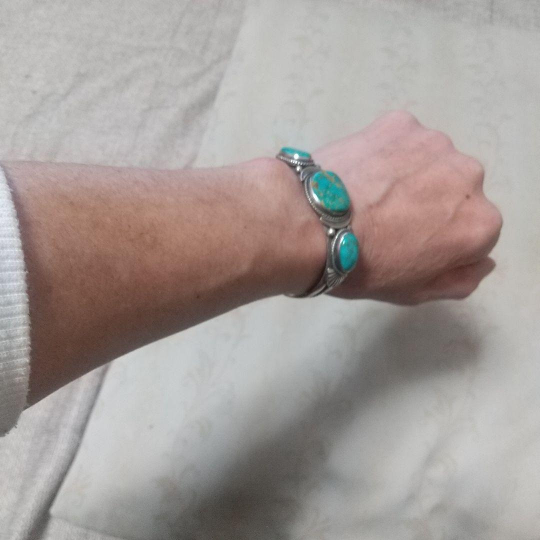 ナバホ族インディアンジュエリー ターコイズシルバーバングル
