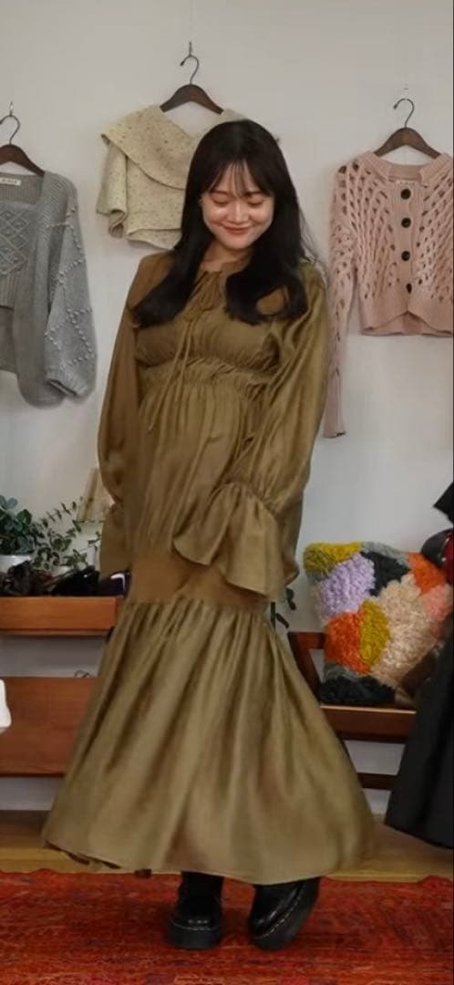 新品タグ付き】Sサイズ PINUE ニットカラーシアーワンピース（OLIVE）