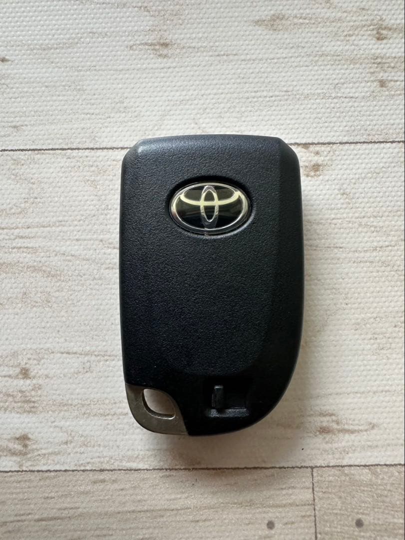 トヨタ純正 200系 ハイエース レジアスエース スマートキー TOYOTA美品