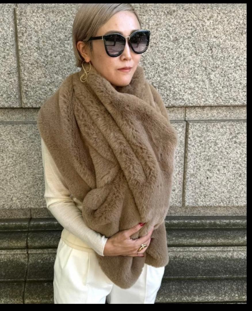 メンズ サイズMファッション - eum様 JENNE ベージュ ファー風