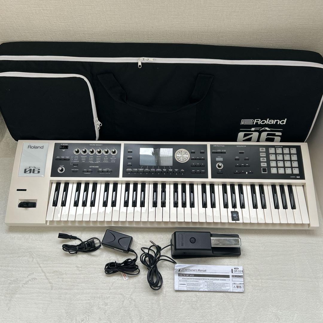 ROLAND FA-06-SC ホワイト シンセサイザー SDHCカード ペダル - メルカリ