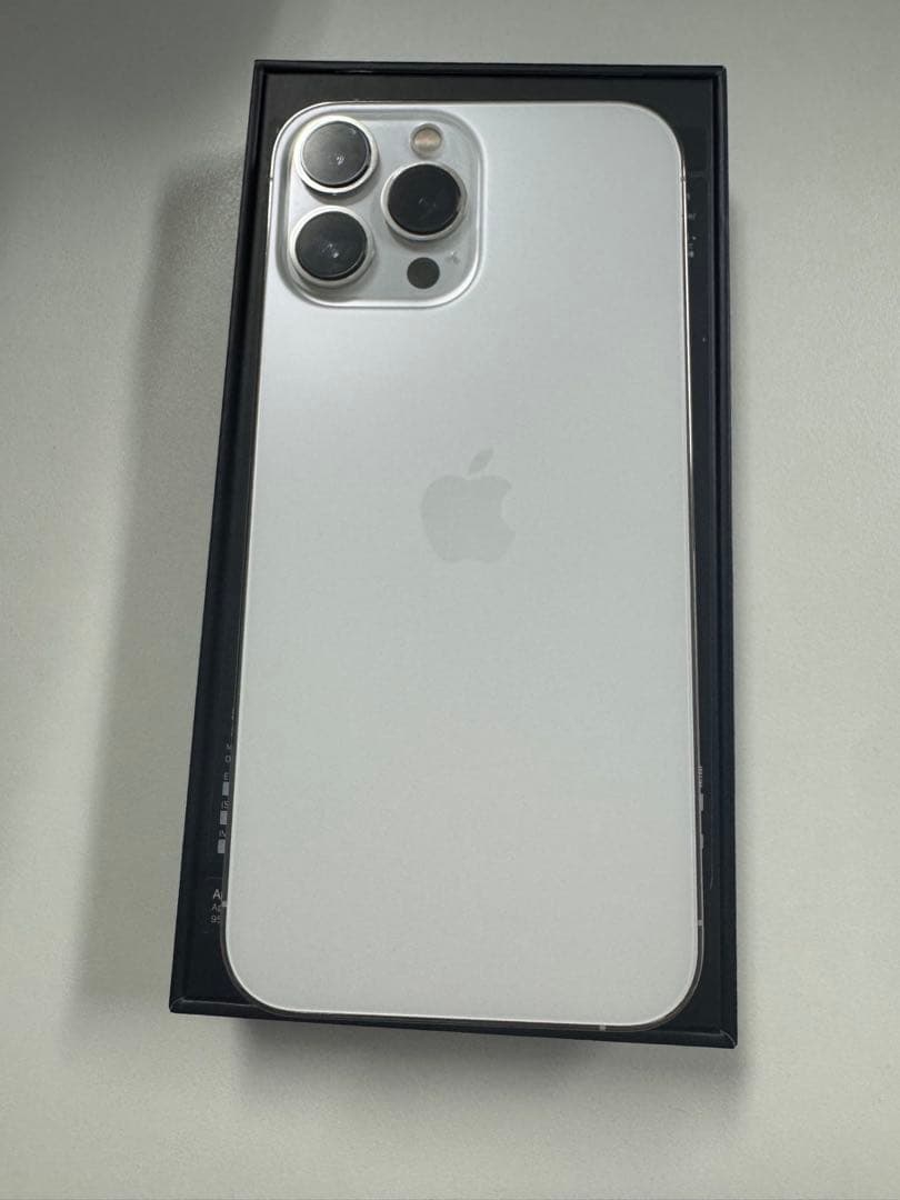 iPhone 13 Pro Max 128GB シルバー　美品 iPhone 13 新品未開封 iPhone13 Pro Max 128GB [シルバー Silver 銀