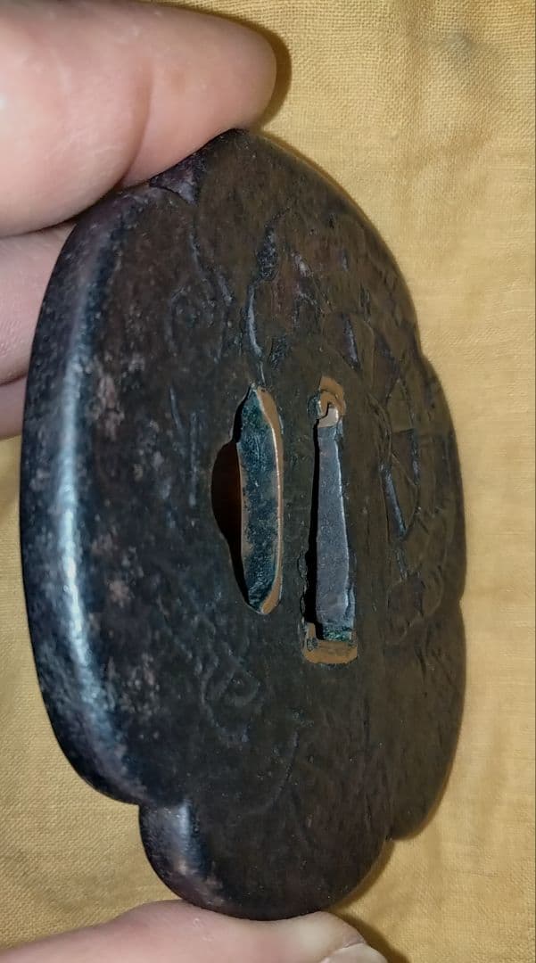 鉄地大鍔 鐔 (信家 水車詩文図) 桃山〜江戸時代 箱付き - メルカリ