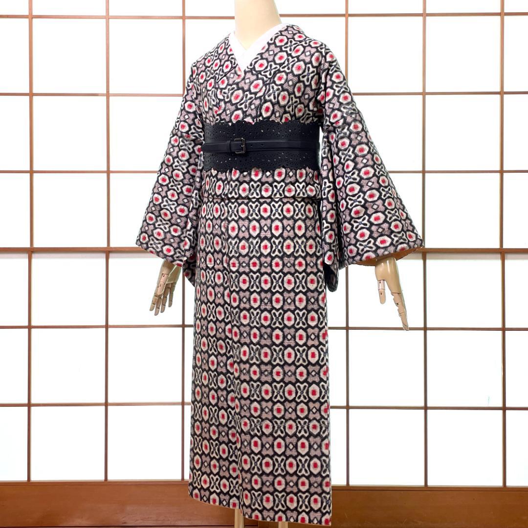 銘仙 着物 袷 正絹 幾何学柄 オフホワイト アンティーク着物 A-2749