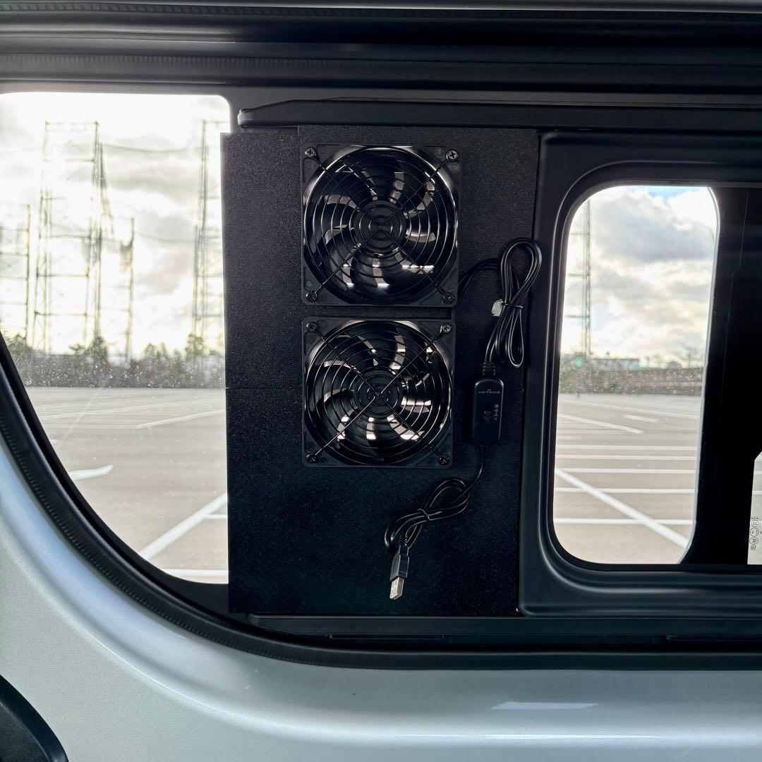 ハイエース 換気扇 2連 4型 〜 USBファン ABS製 ルーバー付 運転席側