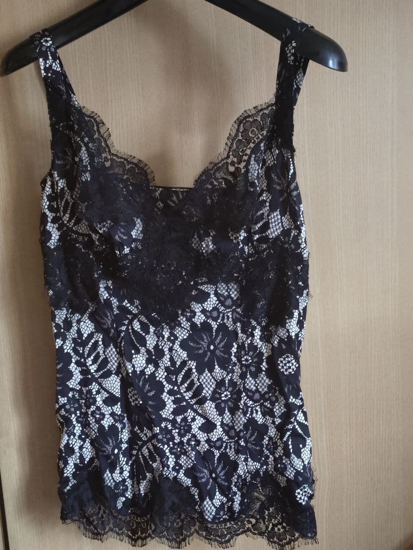 新品 ドルチェアンドガッバーナ Dolce&Gabbana シルク レース花柄 レディース スカーフ：カシミヤ、シルク製 | ドルチェ＆ガッバーナ®