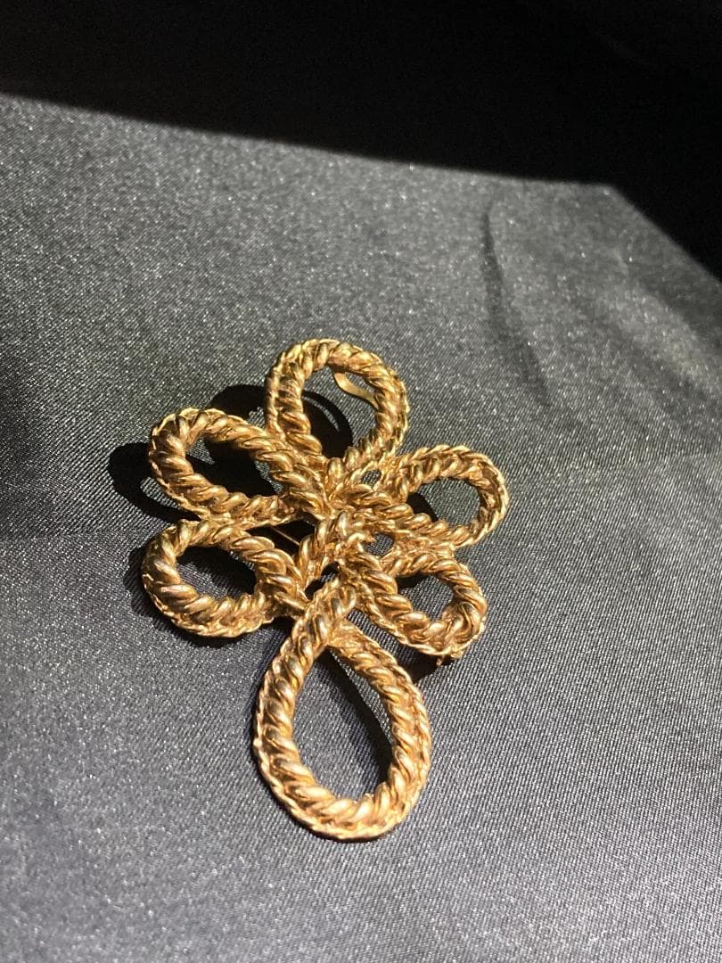 イヴ・サンローラン ゴールドカラー ロープ 結び目 ブローチ ヴィンテージ 楽天市場】【最大2万円OFFクーポン対象・3/8限定】SAINT LAURENT サン