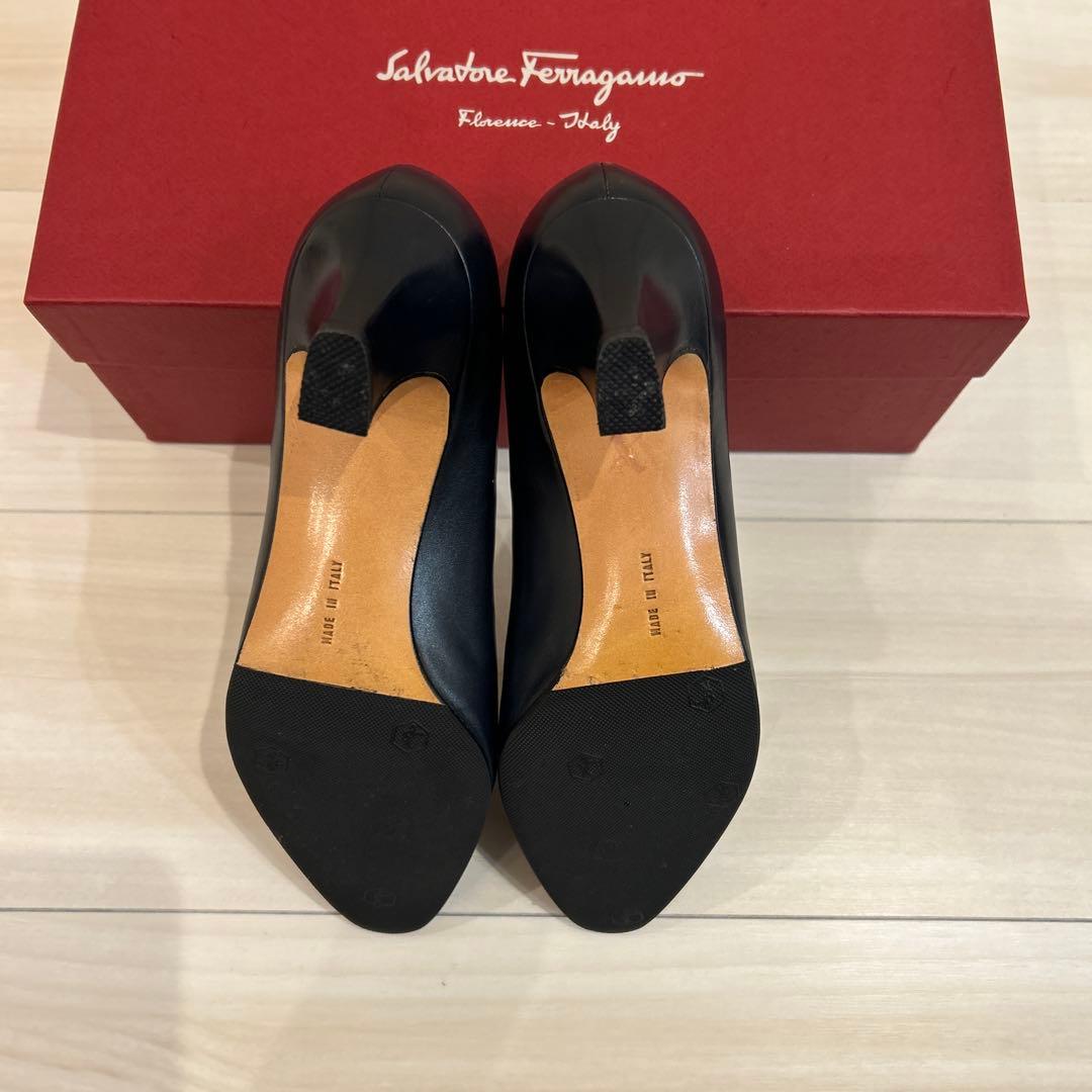 お値下げ フェラガモ 61/2D - メルカリ
