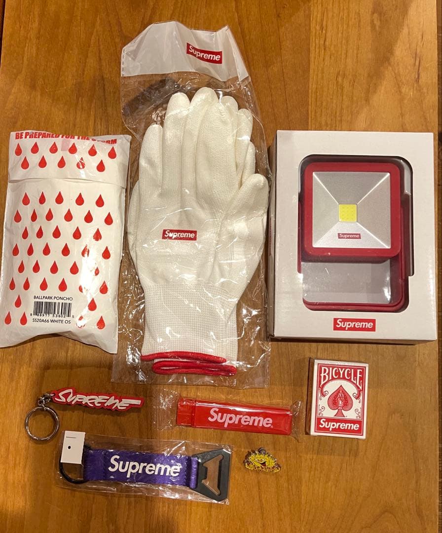 supreme 小物とノベルティ　８点セットで！ 非売品 supreme ノベルティ セット売り 新品 シュプリーム - メルカリ