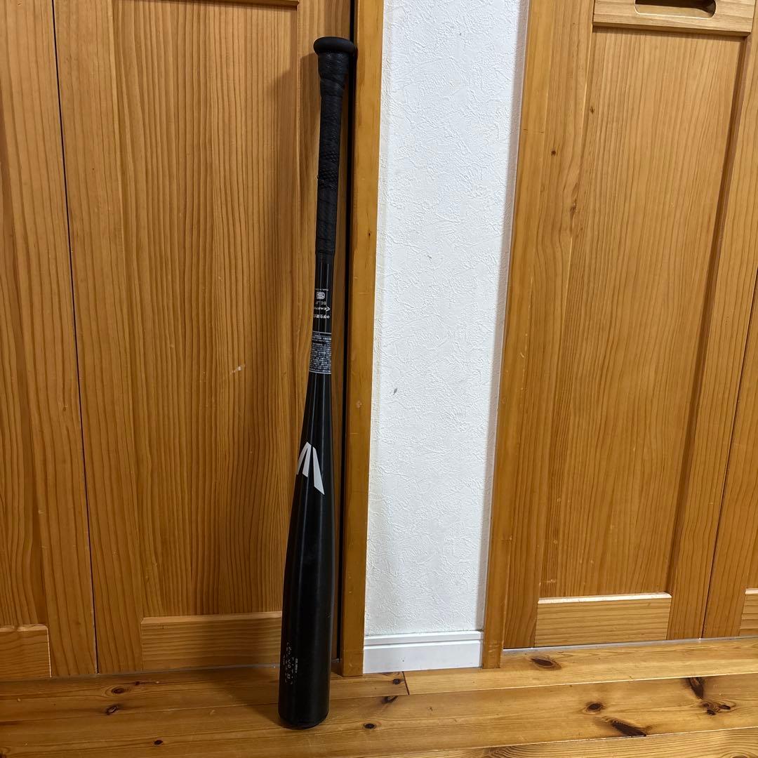 （中学硬式）バット　金属 EASTON BLACK MAGIC 84cm EASTON - 金属バット Black Magic (ブラックマジック) | ローリングス