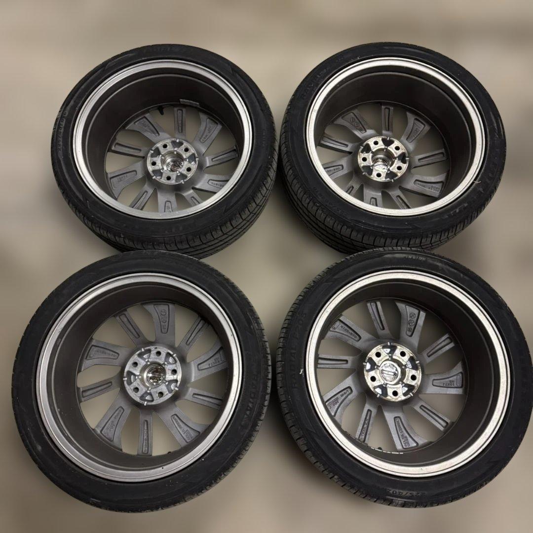 ロ*グ様 【純正流用✨️】エクストレイル 純正 ホイール セレナにて