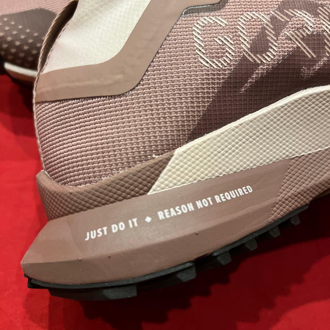 新品　24.5cm　ナイキ　ランニングシューズ　ウィメンズ ペガサス トレイル