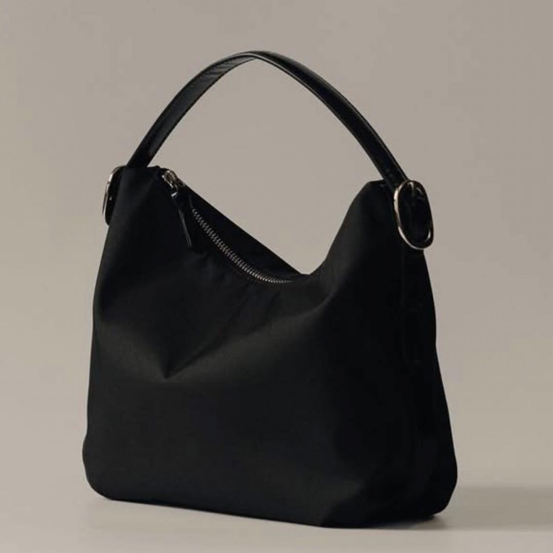 【美品】TOUT Y EST ブラックハンドバッグ TOUT Y EST JP