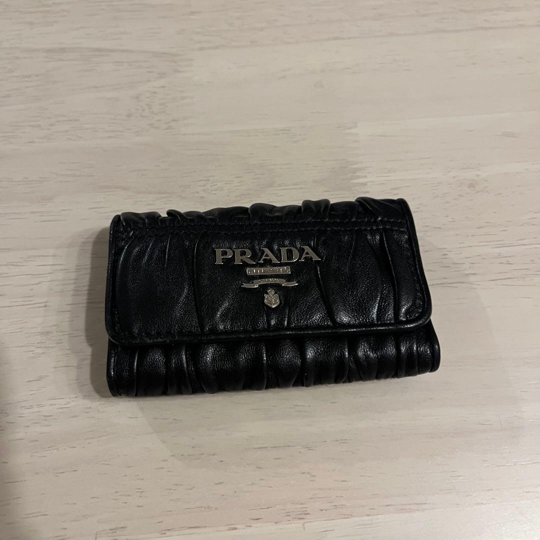 PRADA ブラック レザー キーケース プラダ PRADA ☆レザーキーケース - PORTACHIAVI GANCI IN PELLE