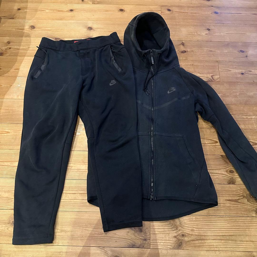 Nike テックフリース　セットアップ　黒 上M 下S メンズ テックフリース ブラック セットアップ ナイキ 赤タグ 上M 下S
